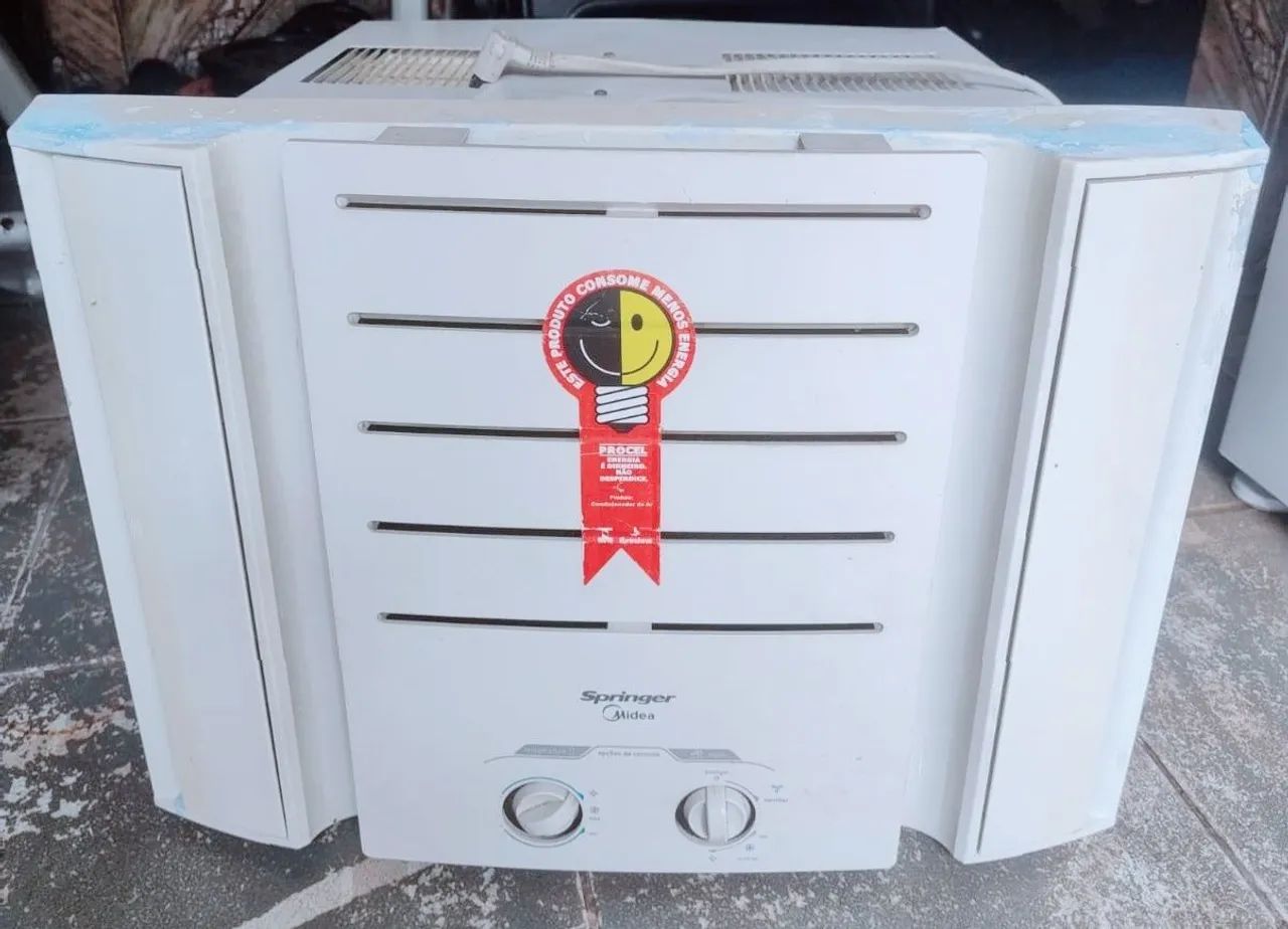 Vendo ar condicionado funcionando perfeitamente bem. Pode testar ele a vontade 