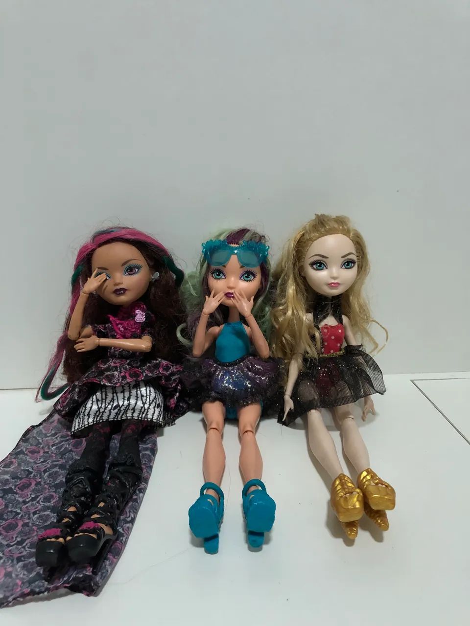 Duas Ever After High Beach- tem acessórios!!