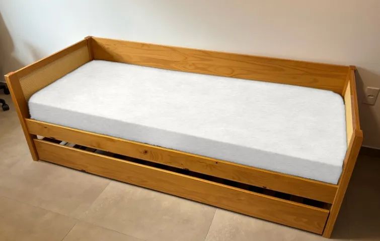 CAMA-SOFÁ COM PALHINHA E COM CAMA INFERIOR TOK STOK + 1 colchão de brinde