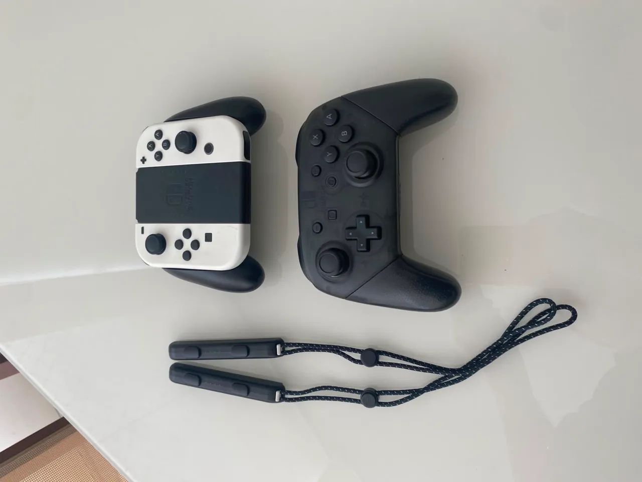 Nintendo Switch OLED 64gb + Pro Controller + 3 Jogos - Foto 2