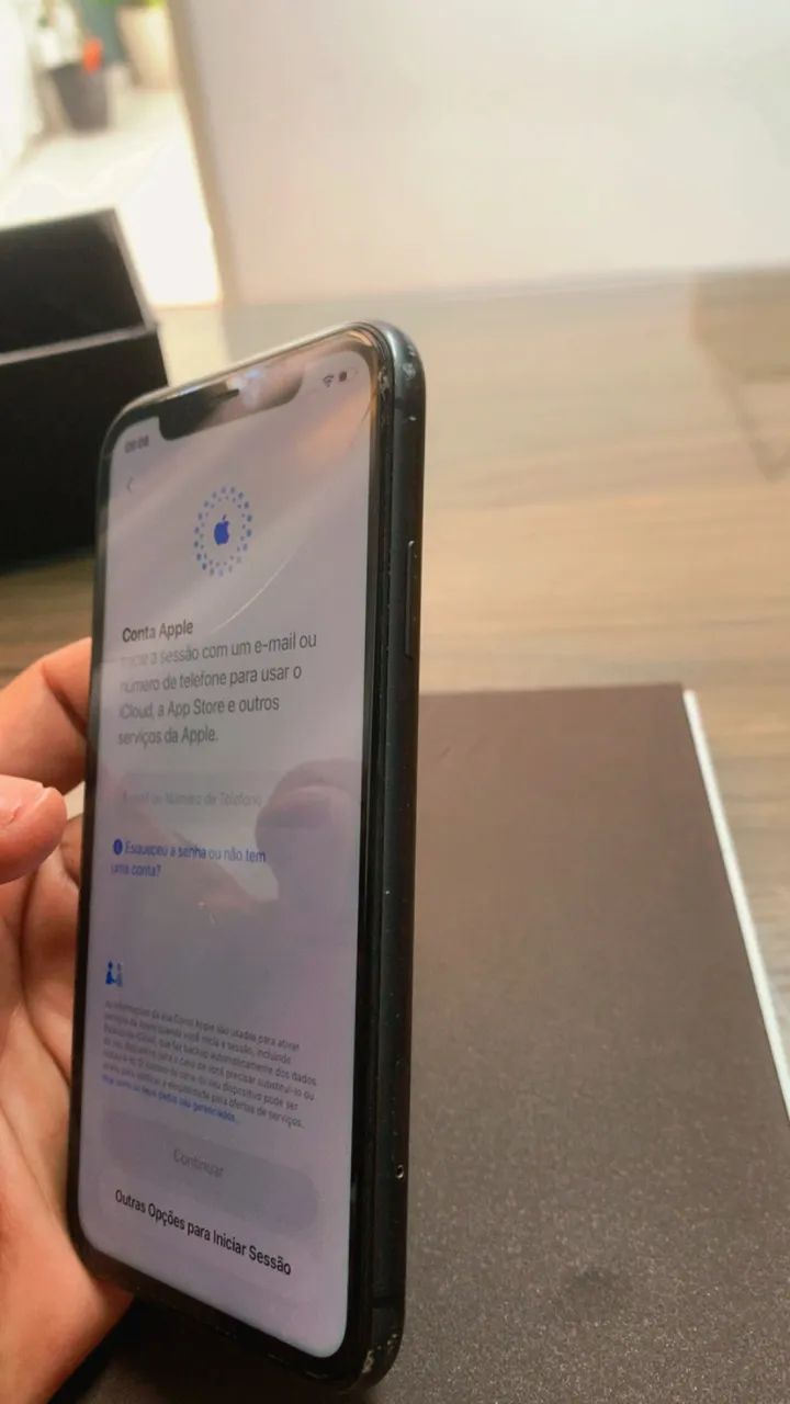 Venda de um iPhone 11 normal semi novo - Foto 4