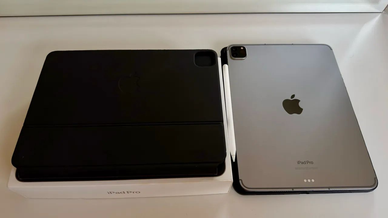 iPad Pro M1 Cellular + Magic Keyboard  - Foto 2