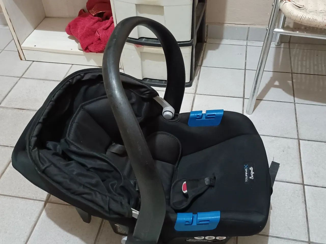 Um cadeirinha de bebê  - Foto 3
