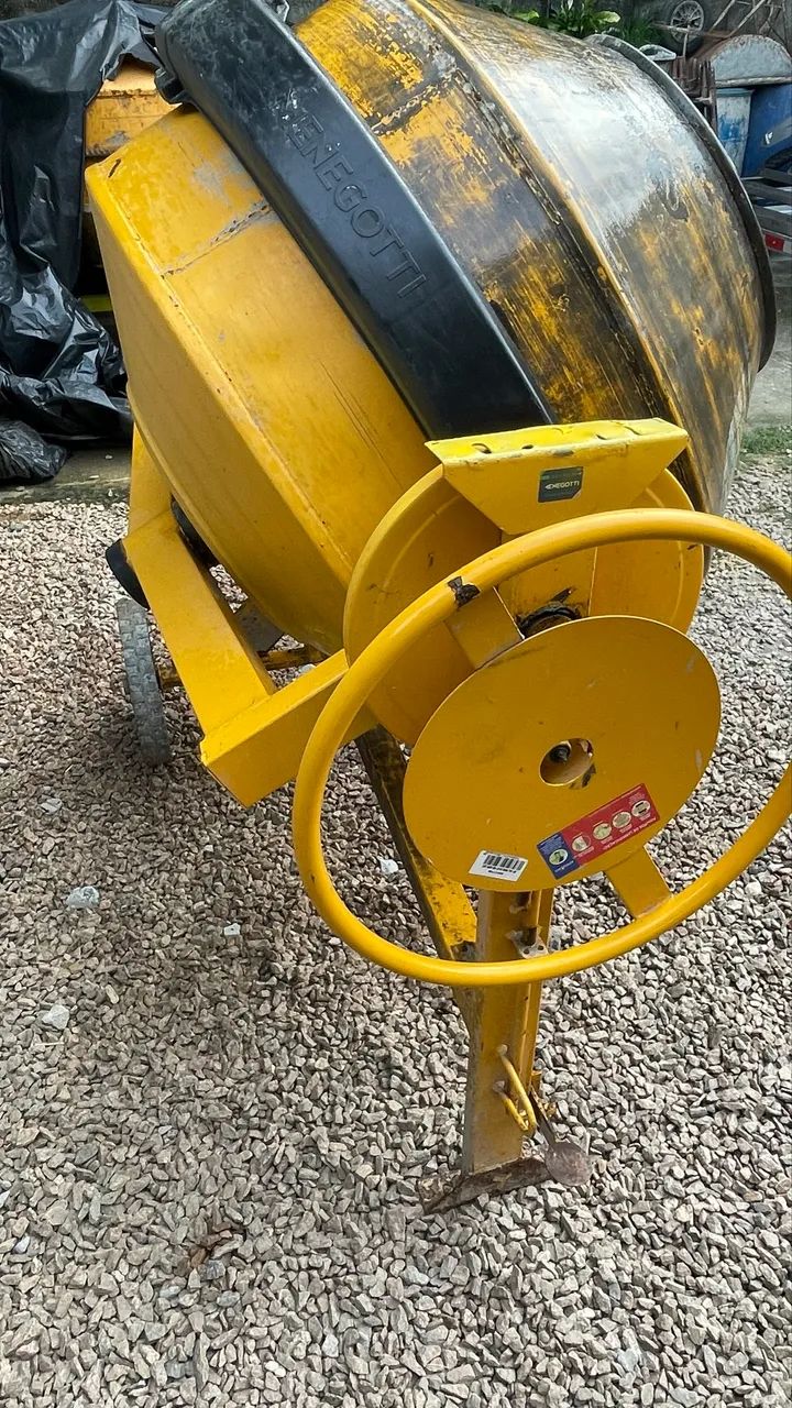 Betoneira 400L menegotti