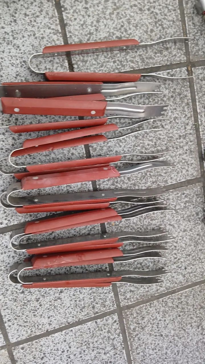  Espátulas e cortadores bolo R$10,00 cada