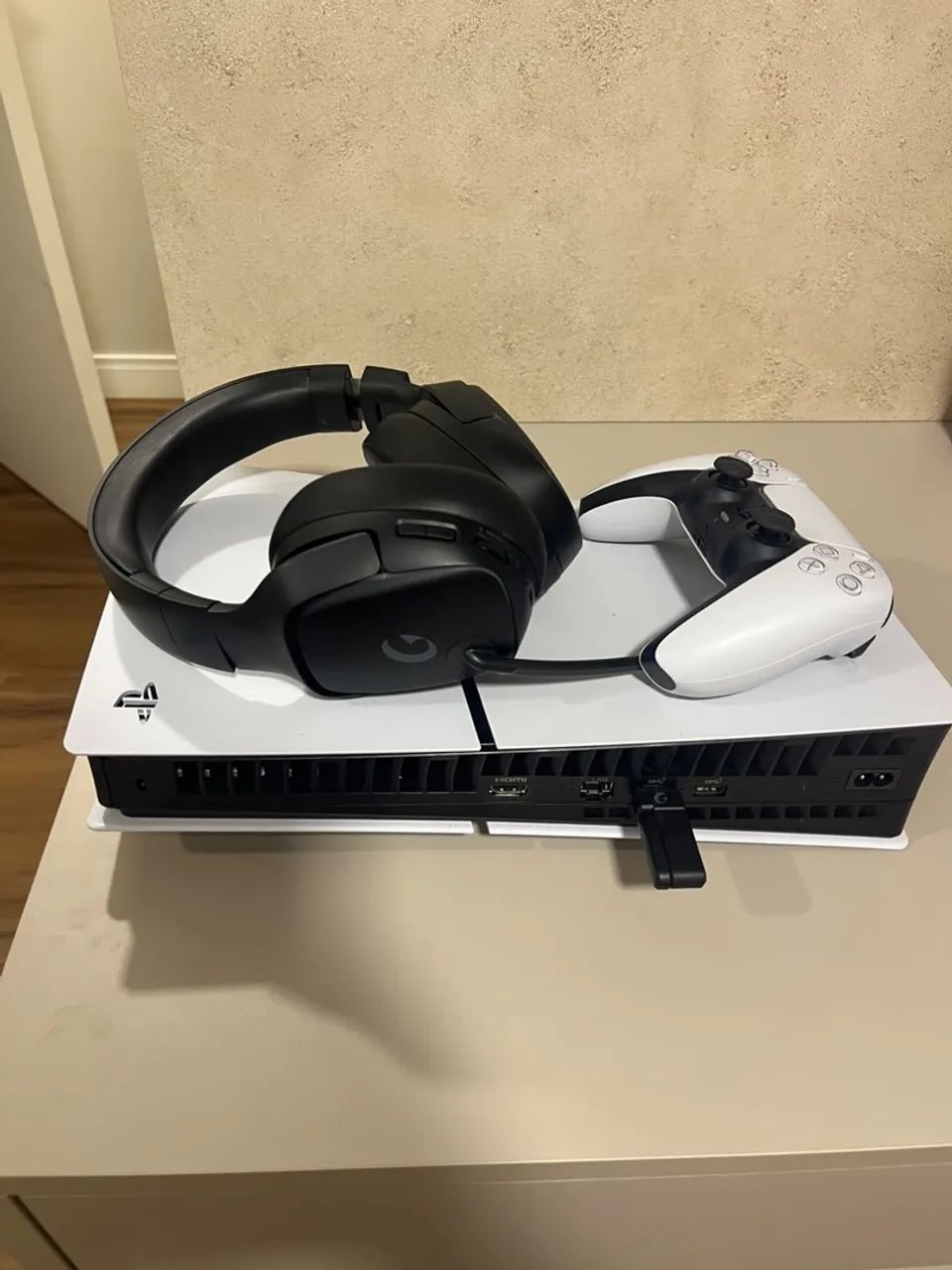 PlayStation 5 (PS5)