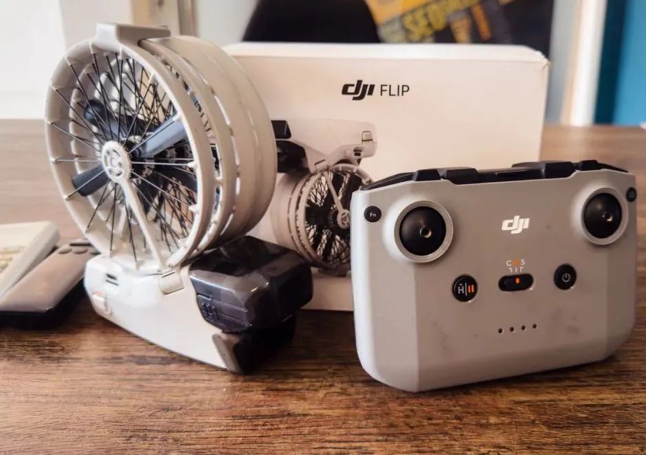 Drone dji flip 4k com caixa bateria com 3 voos  sem marcas sem detalhes caixa nota  - Foto 3