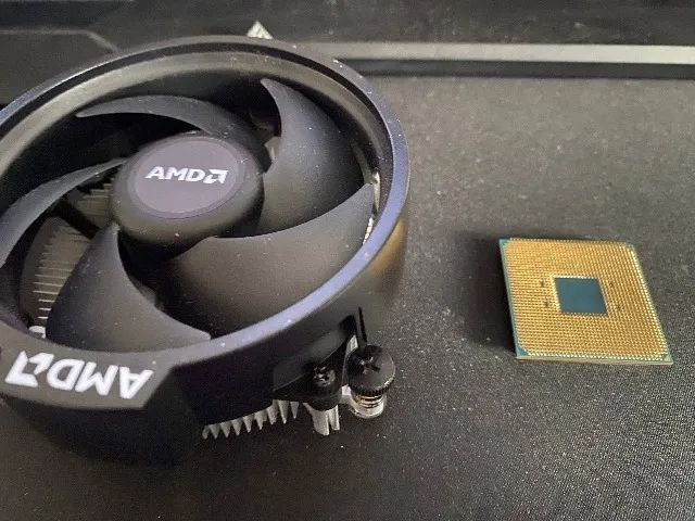 AMD Ryzen 3 4300G CPU + 冷却ファン AMD Ryzen 3 4300G CPU Wraith Stealth Cooler付属
