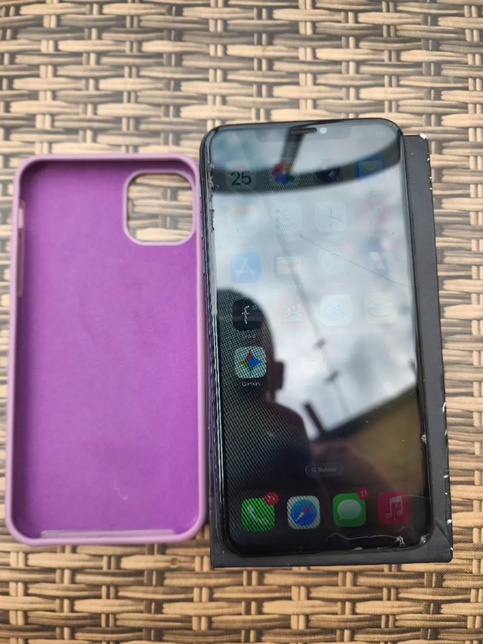 IPHONE 11 PRO MAX GOLD 64GBS - Foto 3