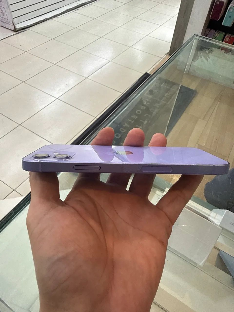 Iphone 12 64 gigas roxo - Bateria 75% com garantia  - Foto 3