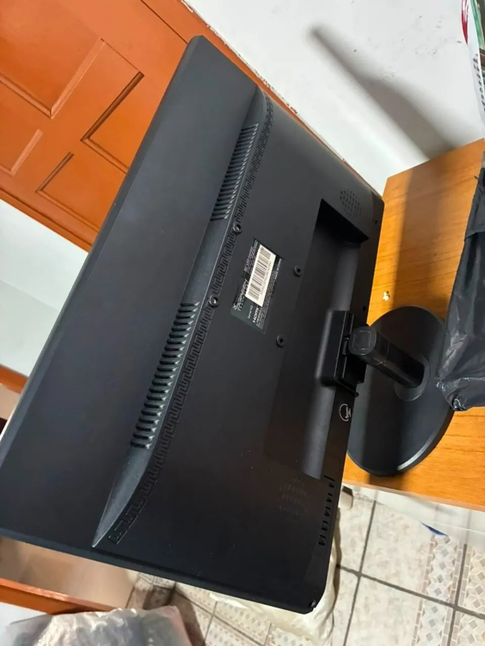 Monitor Tela Led 20 Polegadas 60hz HD Hdmi E Vga Vesa C3tech Preto - Foto 2
