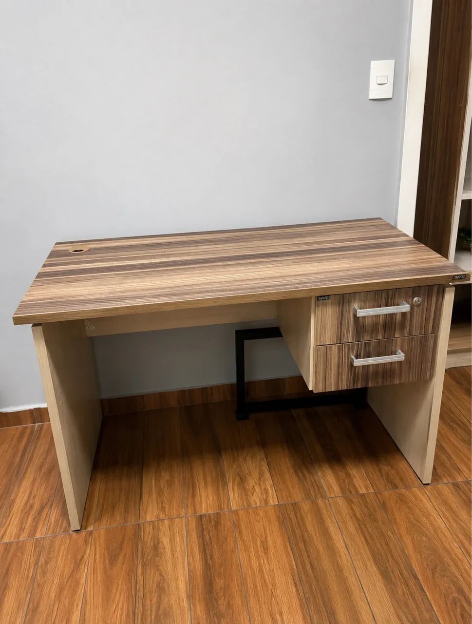 Mesa de escritório 2 gavetas 