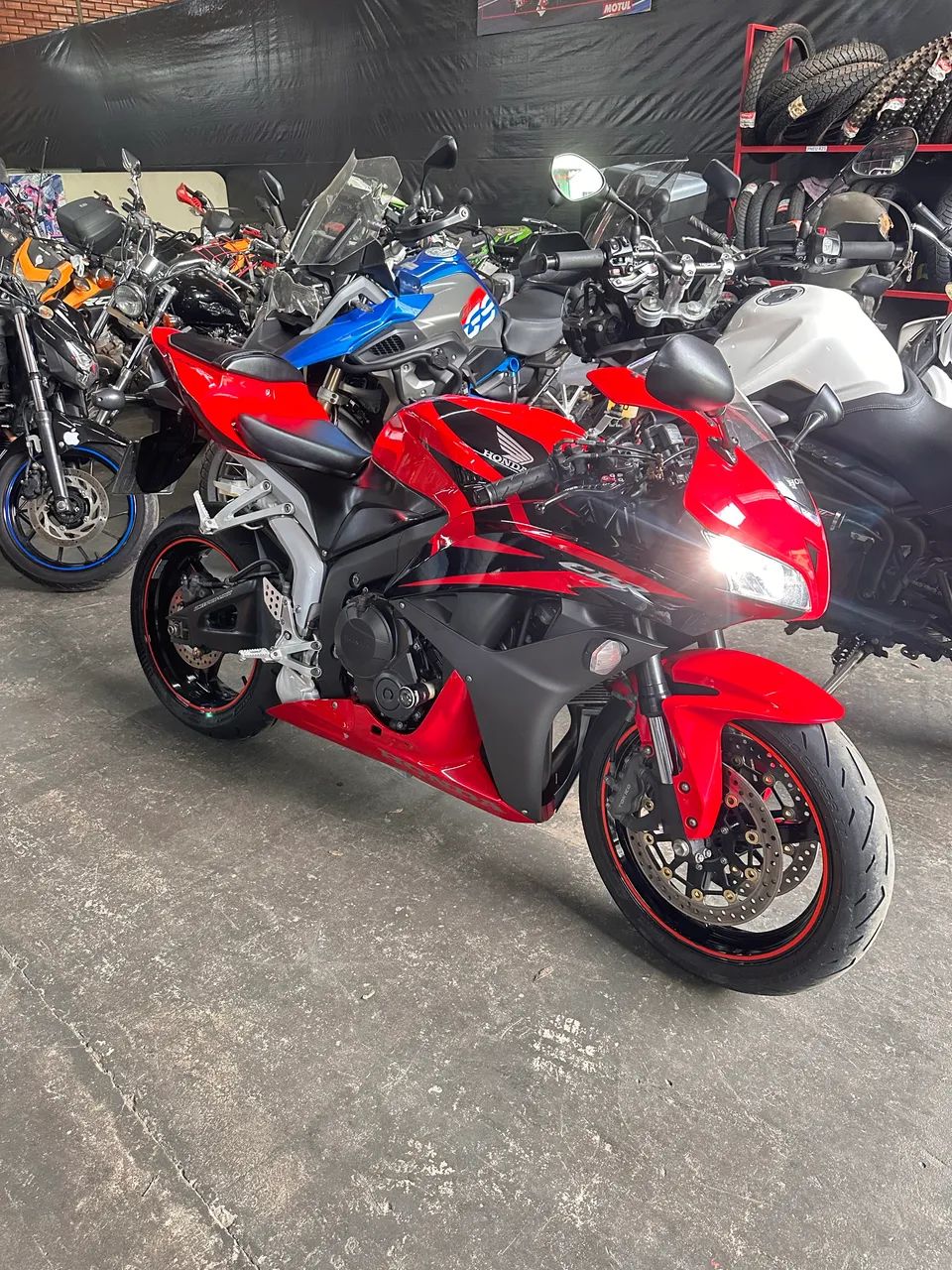 CBR 600RR - Foto 2