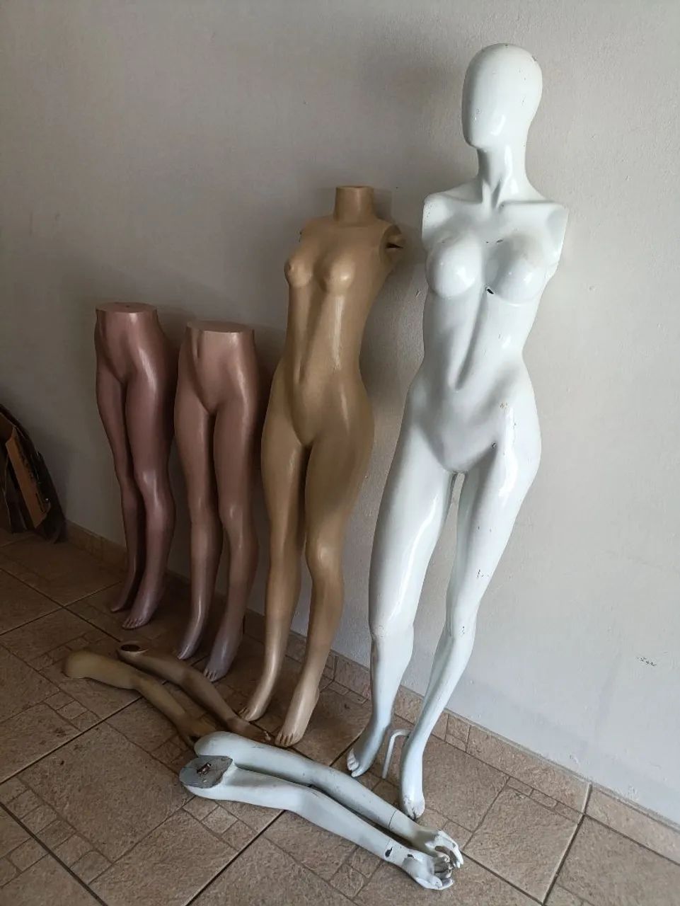 Vendo Manequins Usados Loja de Roupas - Foto 2