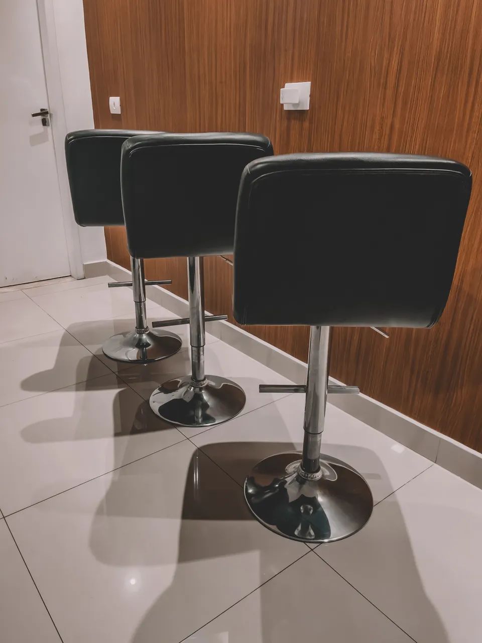 Vendo 3 Banquetas em perfeito estado!  - Foto 3