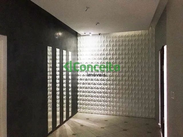 EM ÓTIMA LOCALIZAÇÃO, PRÓXIMA AO COMÉRCIO DO BAIRRO.