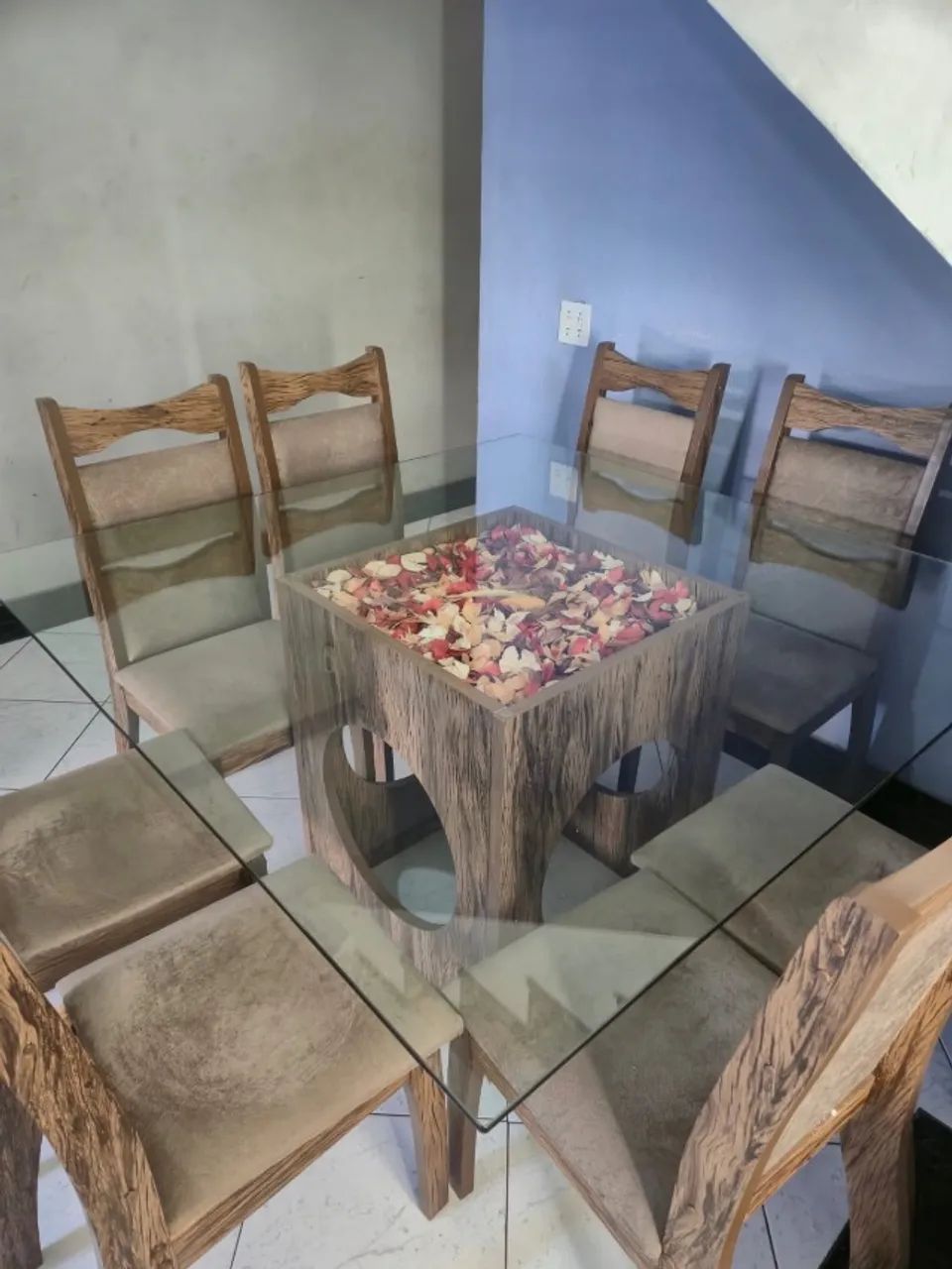 Mesa de Jantar com 8 Cadeiras - Foto 3