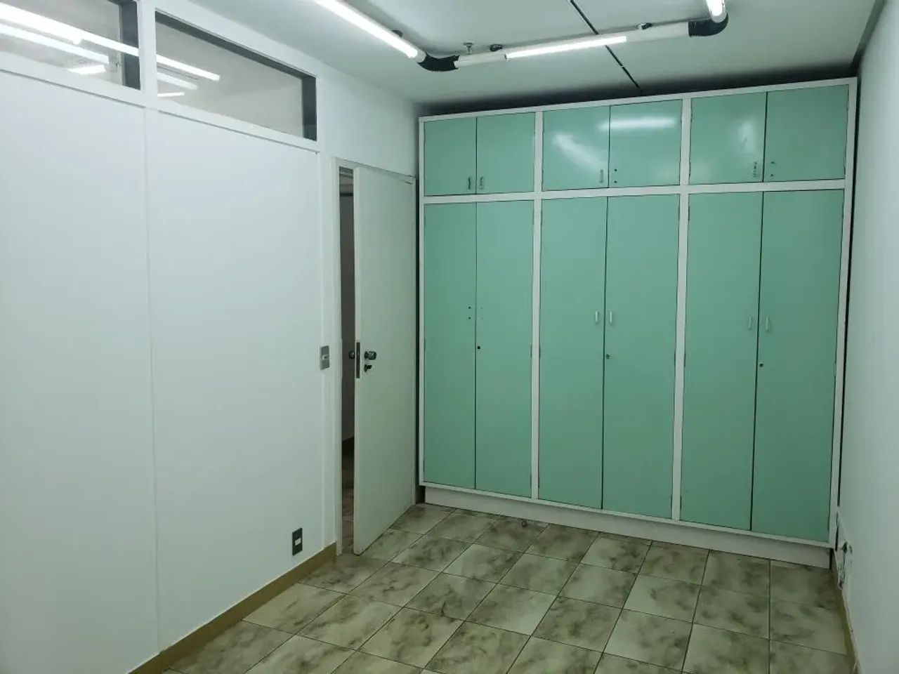 Sala Comercial no Bairro Centro, 1 vaga, Condominio Saint Moritz - Foto 4