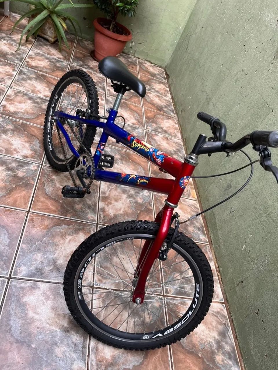 Bicicleta aro 20 Superman  - Foto 3