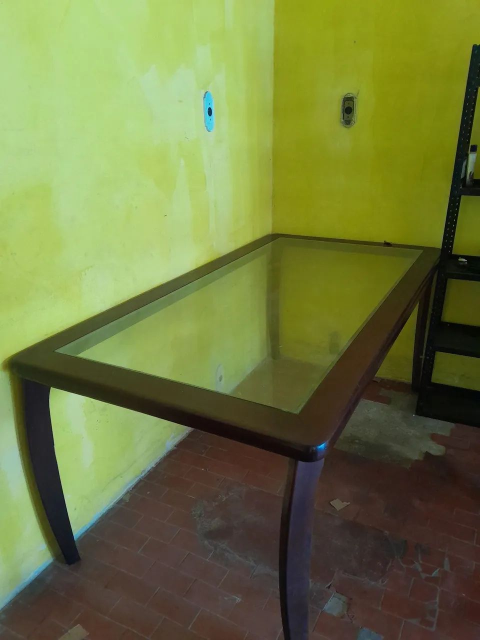 Mesa em madeira e vidro - Foto 2
