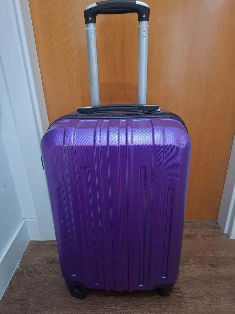 Usada e com defeito - mala pequena viagem - Foto 3