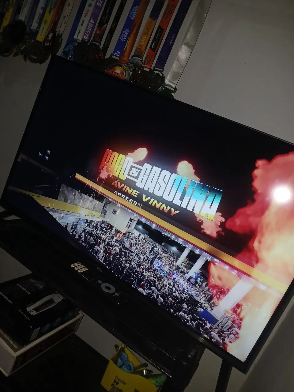 Vendo TV TCL 32 Polegadas Semi Nova
