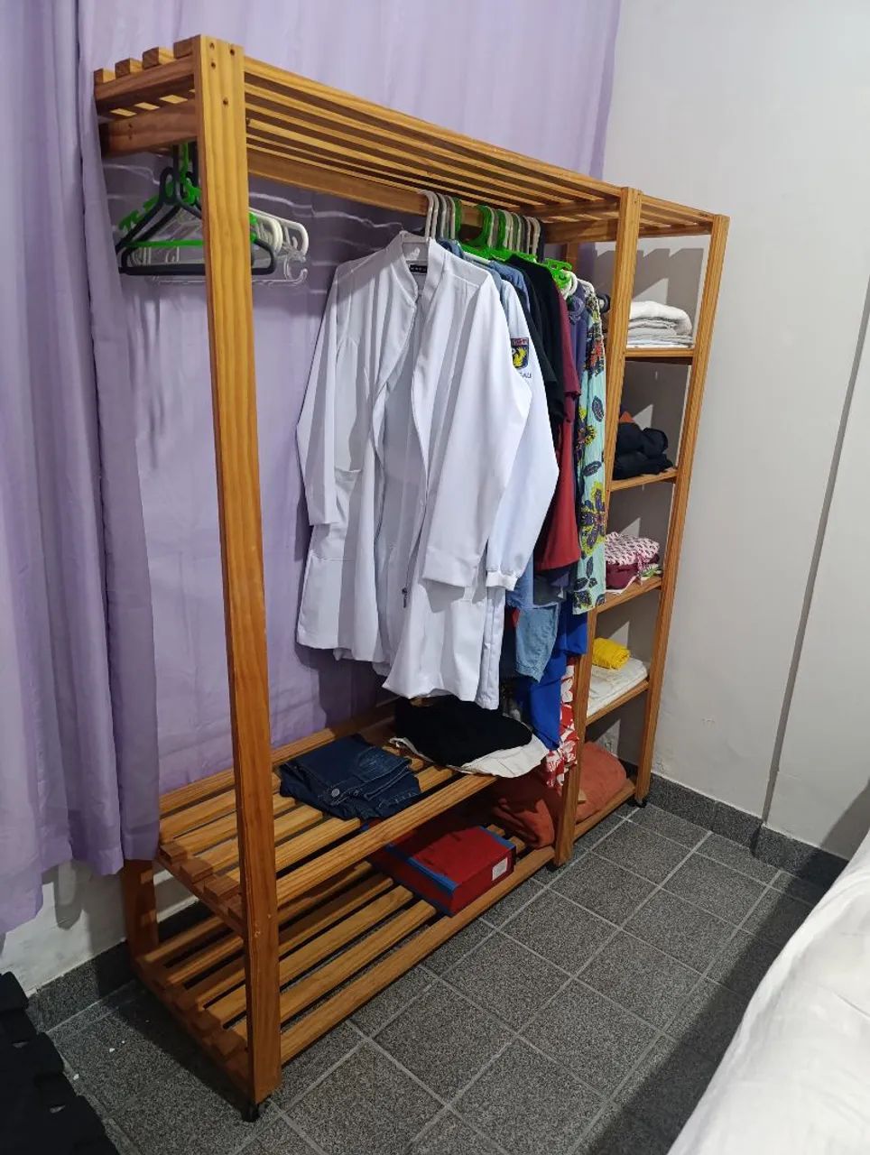 Armário guarda roupa estante