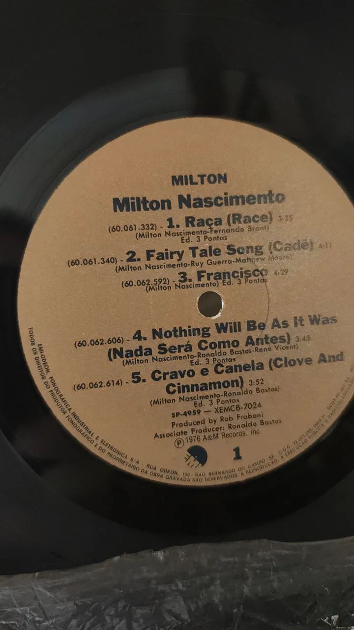 Milton Nascimento - Milton Vinil capa gatefold 1975 - Foto 4