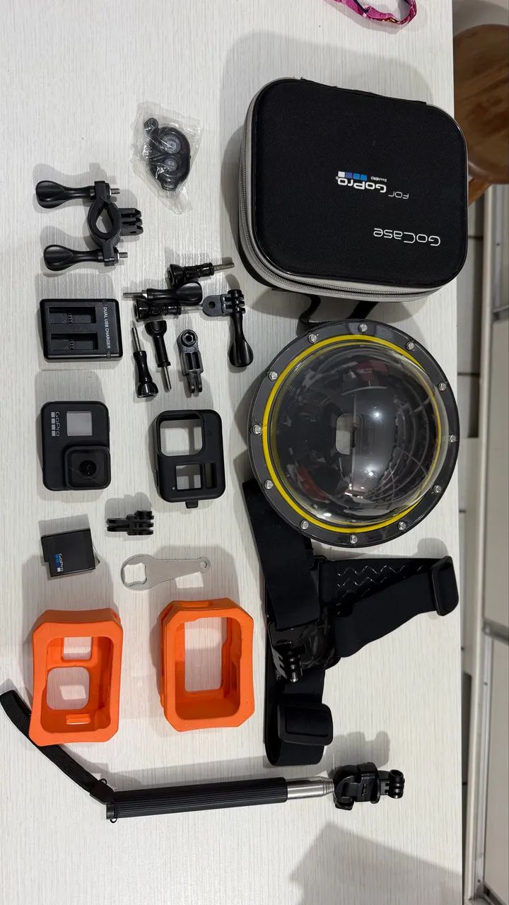 GO pro 8 black com vários acessórios 