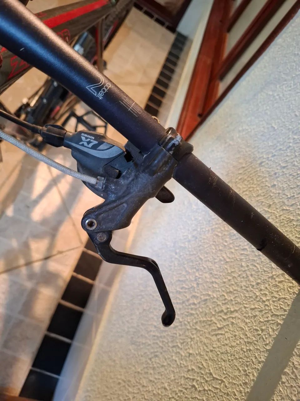 Bicicleta MTB em carbono aro 26 - Foto 4