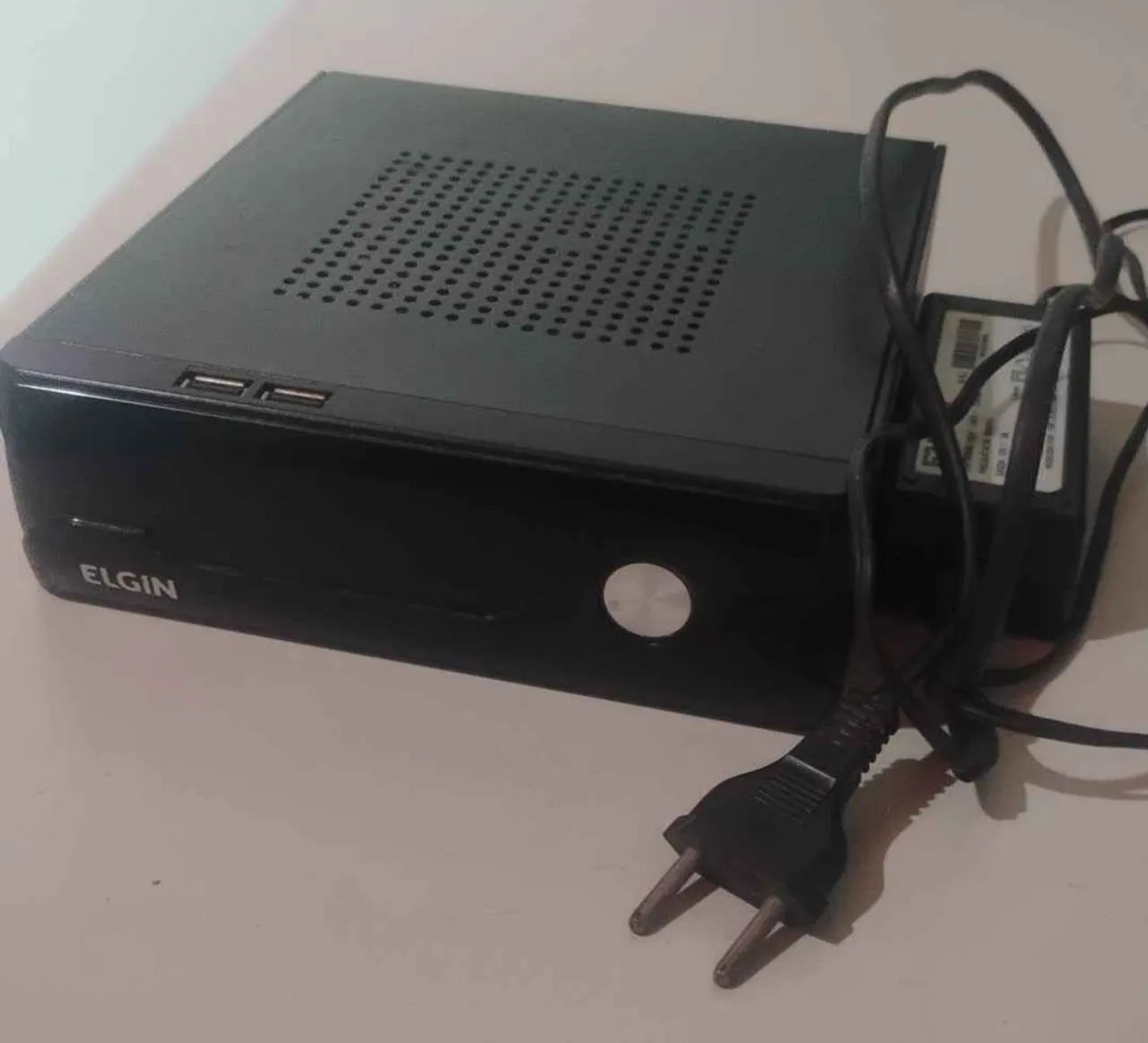 Mini PC ELGIN com wiffi mouse é teclado 