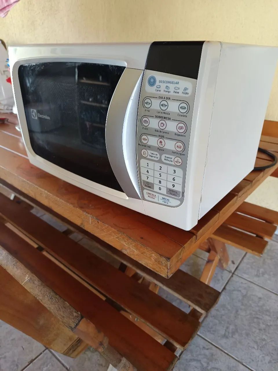 Microondas Eletrolux 20 litros  - Foto 3