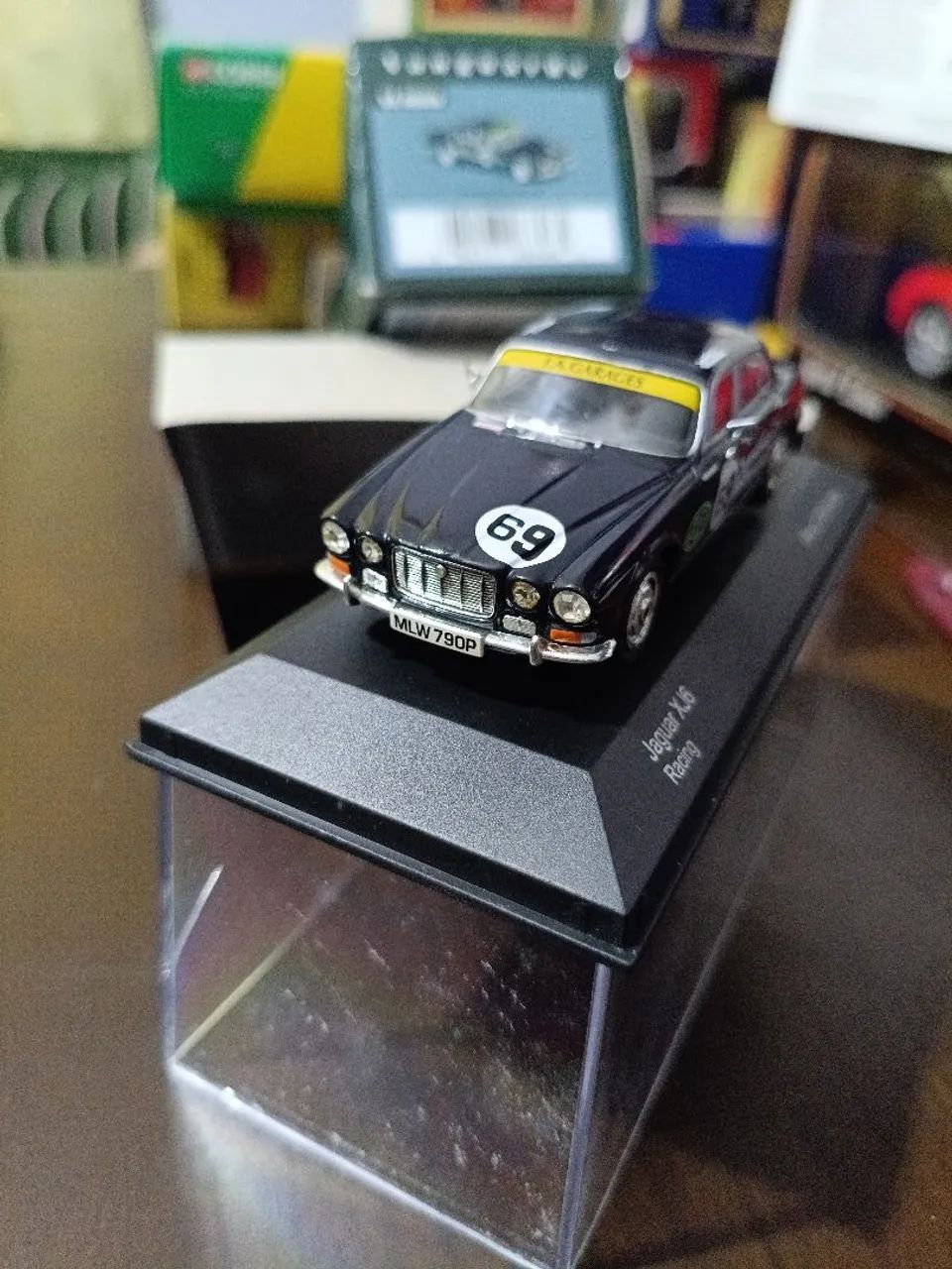 Miniatura Jaguar XJ6 racing(Lledo) 1:43 - Foto 3