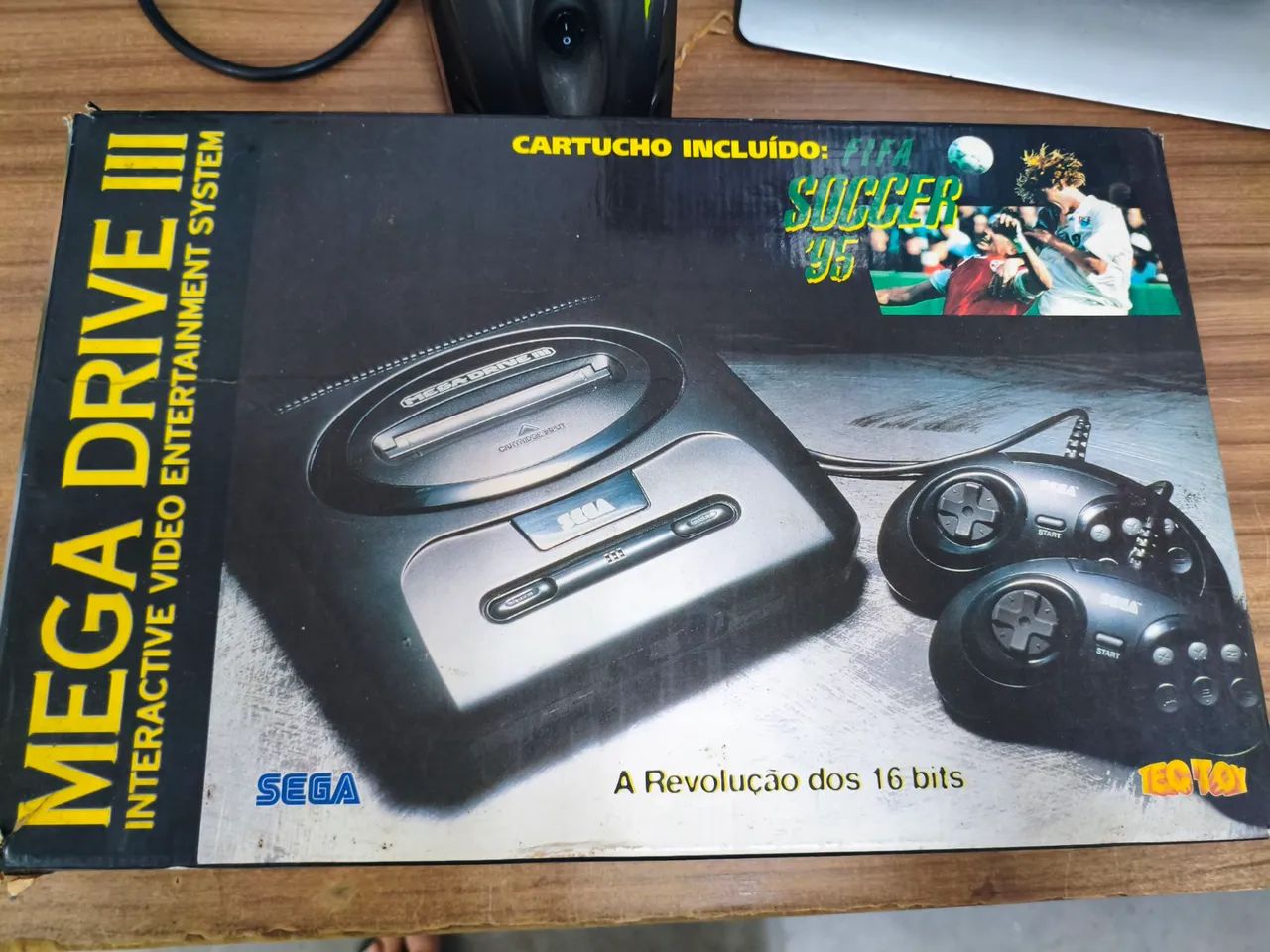 Mega drive 3 com caixa