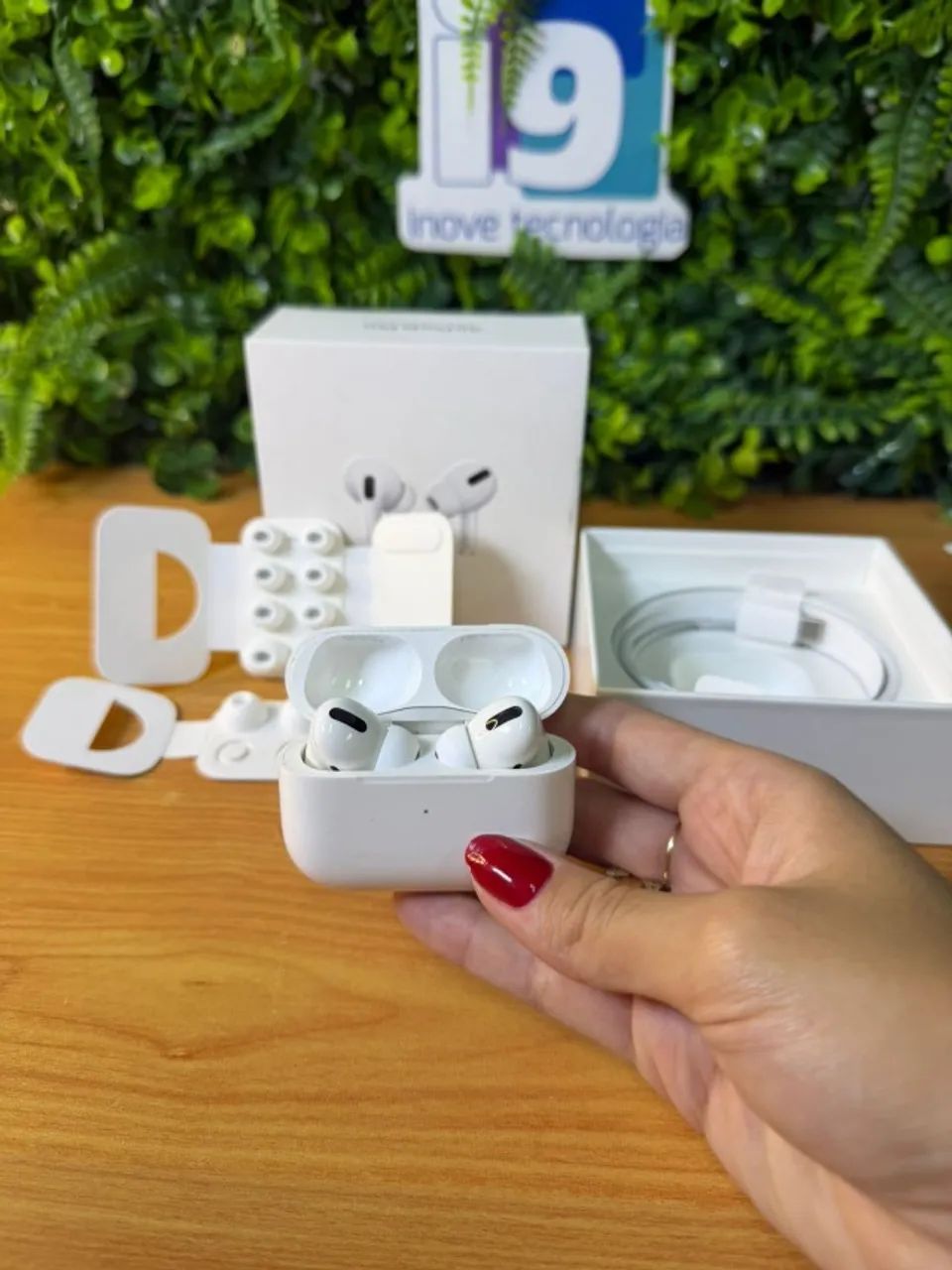 AirPods Pro (1Gen) MLWK3AM/A   Com cancelamento de ruído   Com caixa Borrachas extras  Com - Foto 5