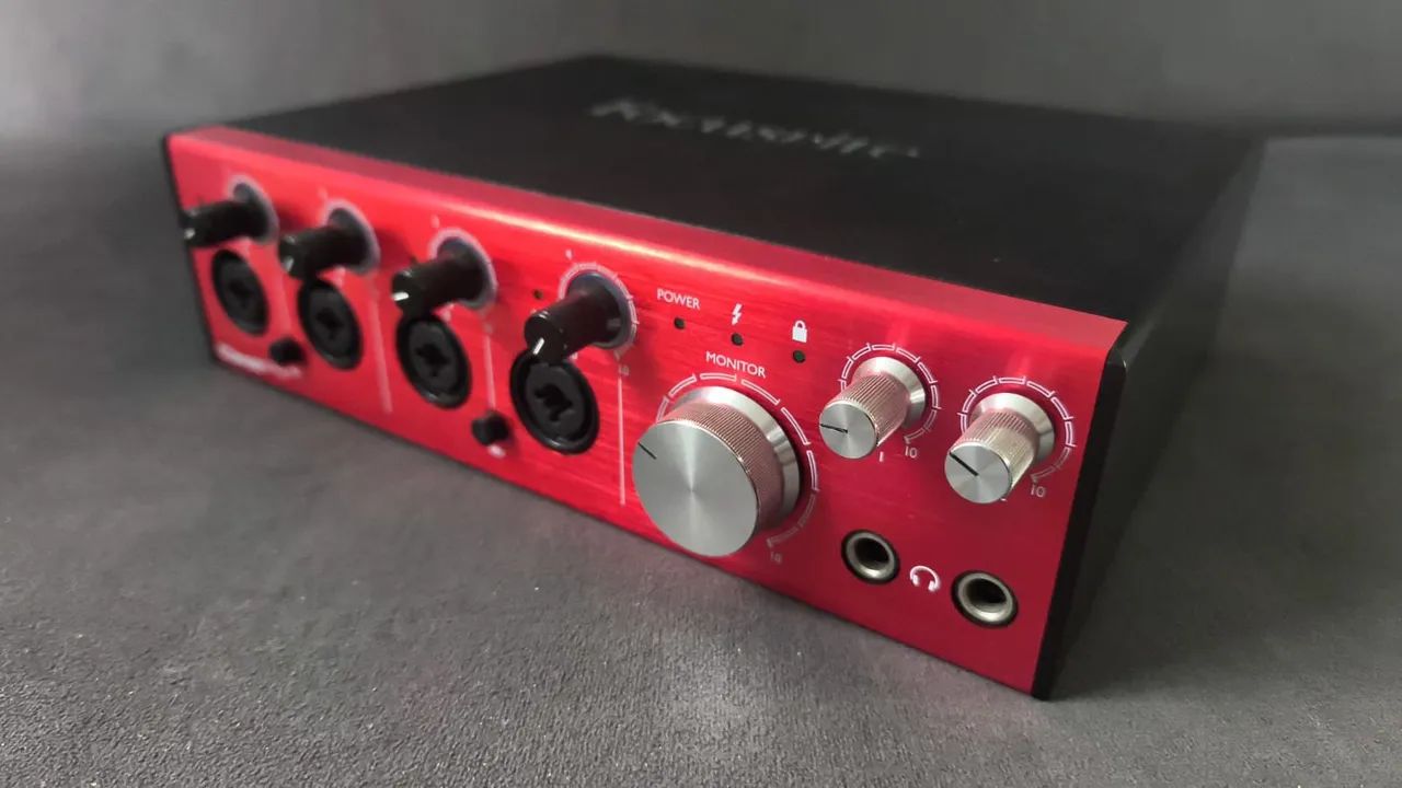 Focusrite Clarett 4Pre.