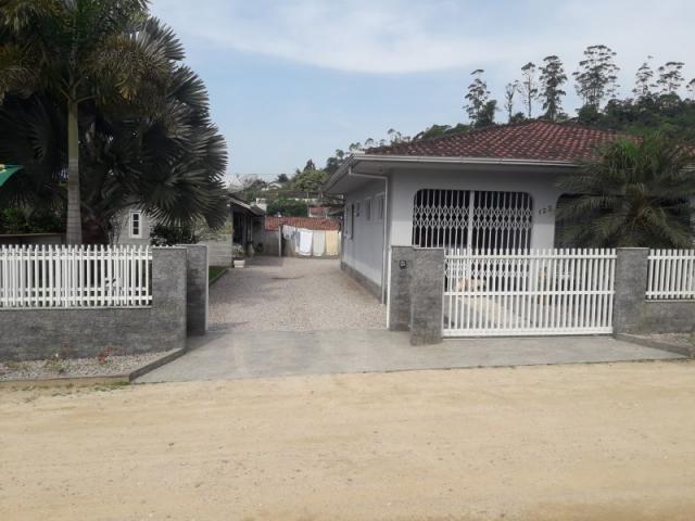 Casa com 3 quartos na guabiruba sul aceita troca por sítio - Foto 4