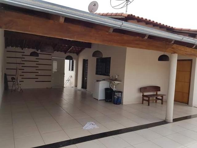 Casa em Araxá com 03 quartos - Foto 2