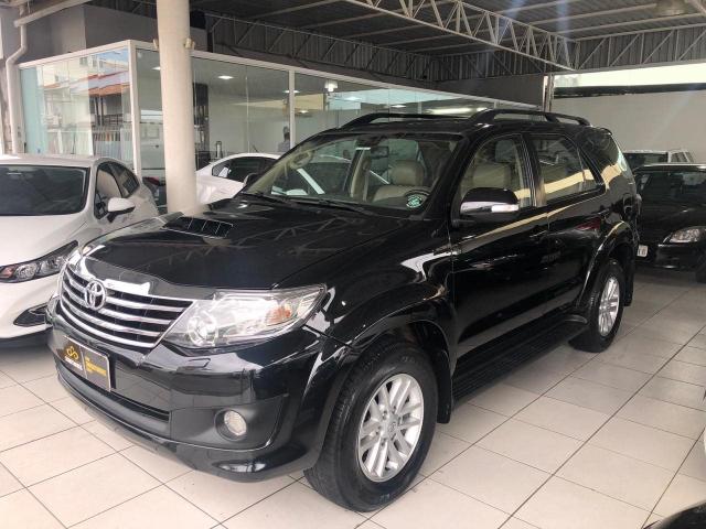 TOYOTA HILUX SW4 2013/2013 3.0 SRV 4X4 7 LUGARES 16V TURBO INTERCOOLER DIESEL 4P AUTOMÁTI - Foto 3