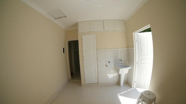 Casa de 2 quartos e quintal na Rua Atílio Maroti - Foto 10