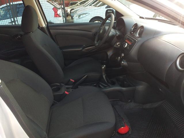 Nissan Versa - Foto 3