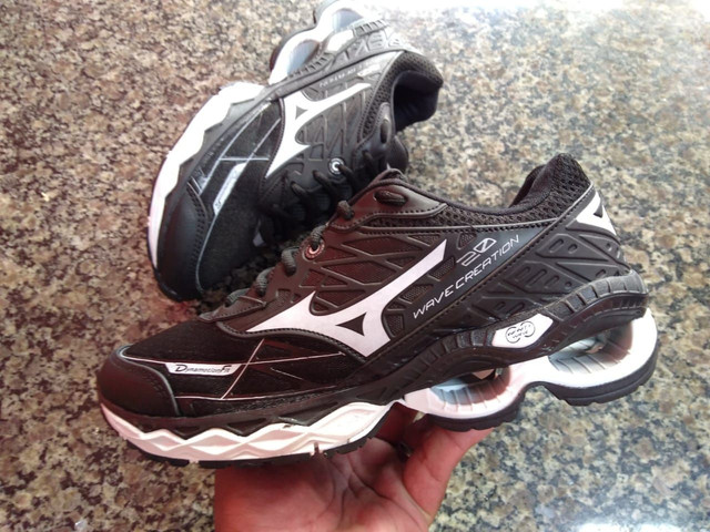 tenis mizuno preto e branco
