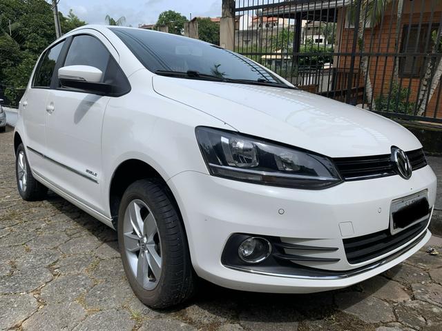 Vendo Volkswagen Fox Highline i motion 1.6 120cv automatizado - Foto 6