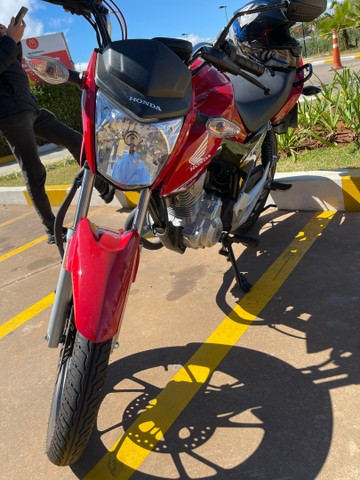 VENDO CG FAN 160 2021 COMPLETA COM APENAS KM 2500 ESSA JÁ VEM COM CAVALETE!!!!