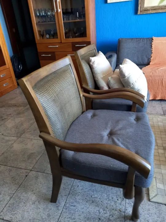 Poltronas com acabamento em ratan Sofás e Poltronas Centro de Vila