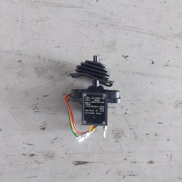 Joystick Empilhadeira Komatsu 305778-000RA - Foto 4