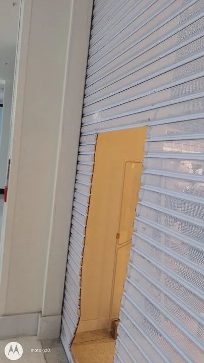 Regulagem e manutenção geral em porta de enrolar automática  - Foto 3