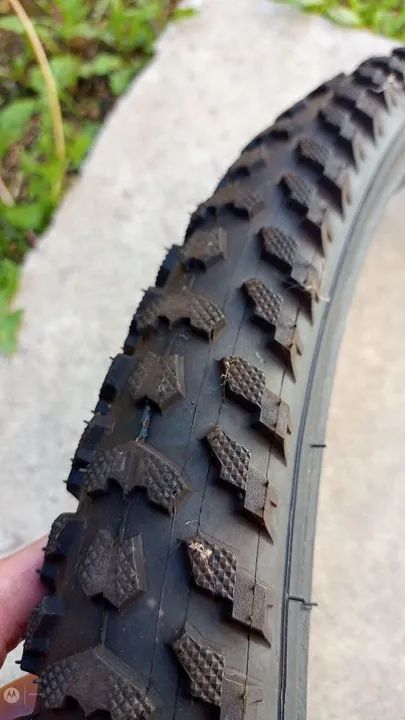 Guidão de bicicleta com mesa e pneu  - Foto 2