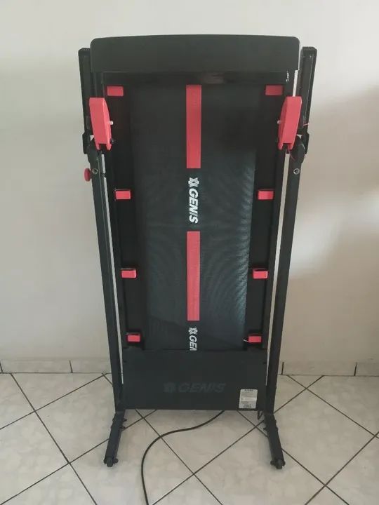Esteira ergométrica Genesis GT 500 dobrável - Ideal para espaços pequenos - Foto 5