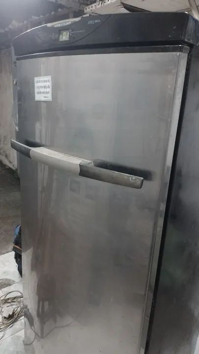 Freezer  brastemp l em ótimo estado
